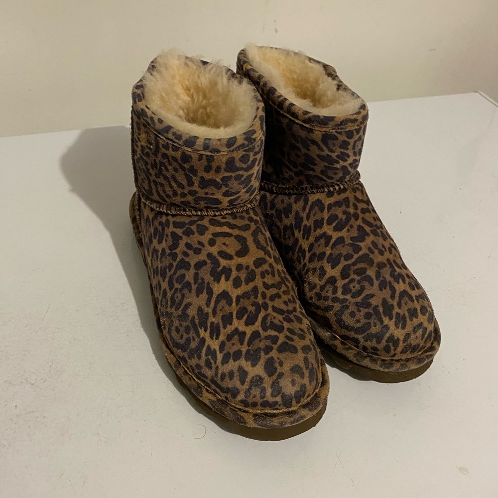 ‼️2 for $15‼️ BEARPAW Leopard Print Faux Fur-Lined Winter Boots - Brown